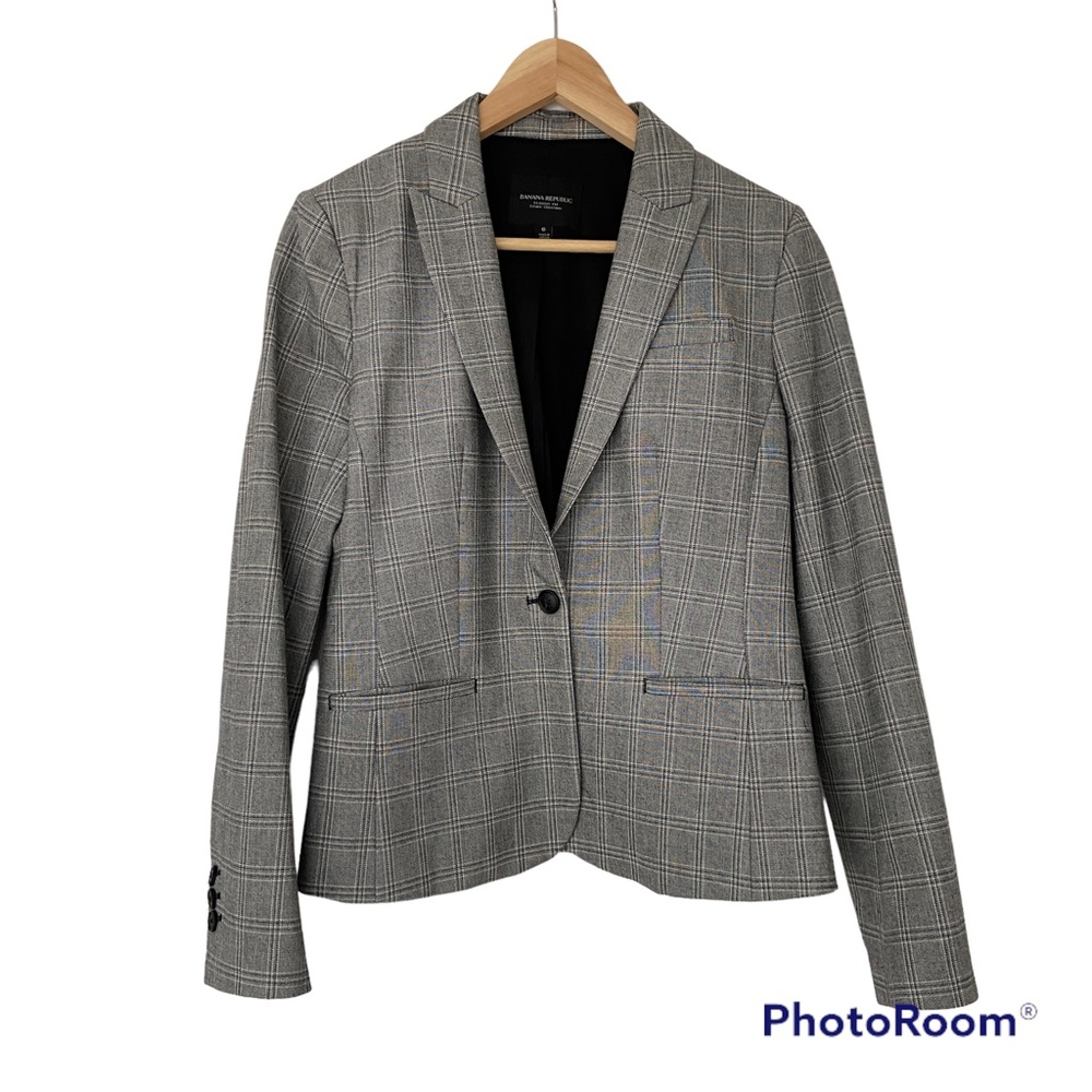 BANANA REPUBLIC CLASSIC FIT GREY/BLACK PLAID JACKET/BLAZER, FULLY LINED, SIZE 6